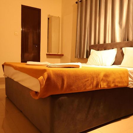 Hotel Aradhya Inn Deralakatte Mangalore Exteriör bild